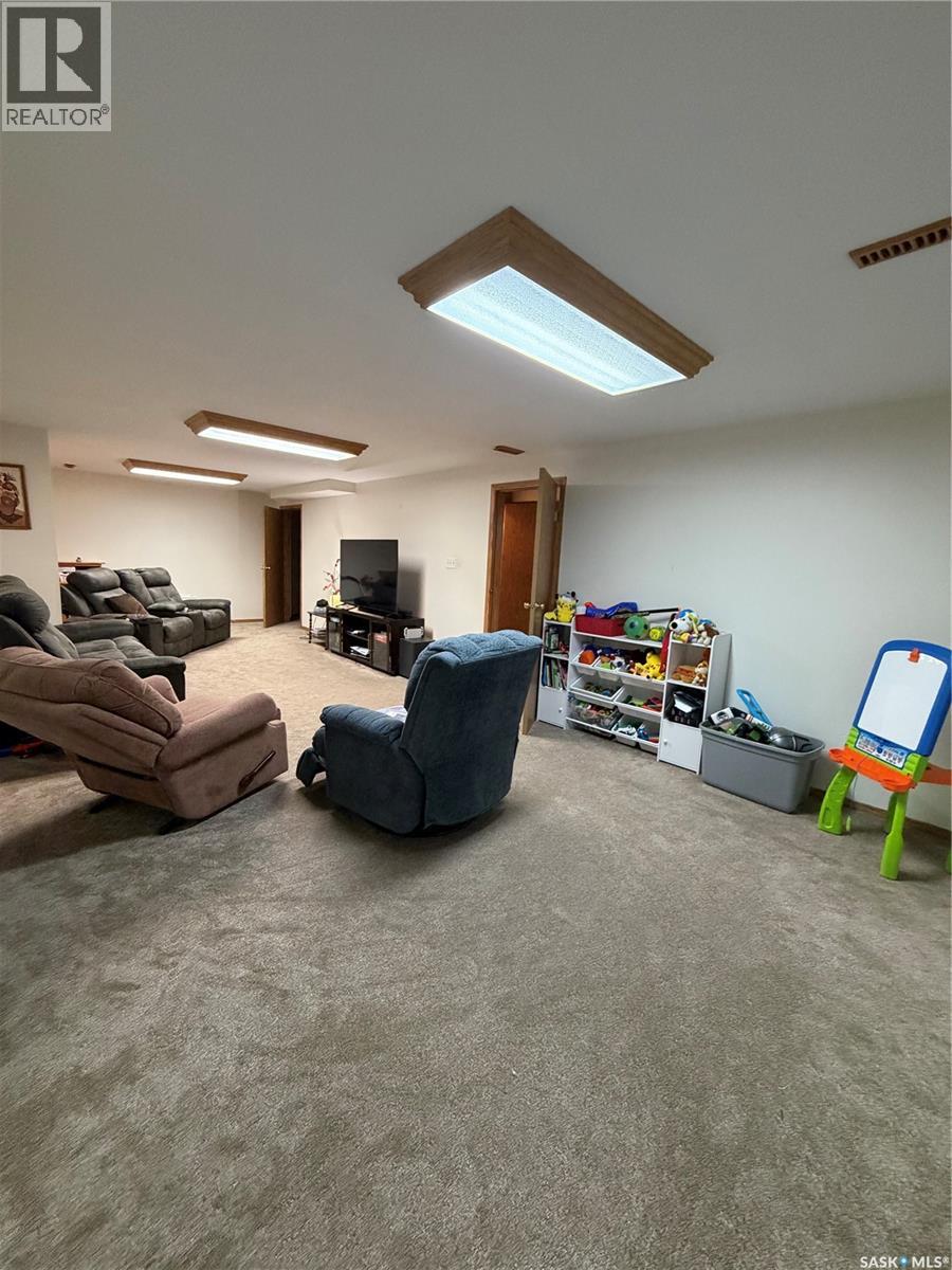 511 Macmillian Street, Hudson Bay, Saskatchewan  S0E 0Y0 - Photo 35 - SK043215