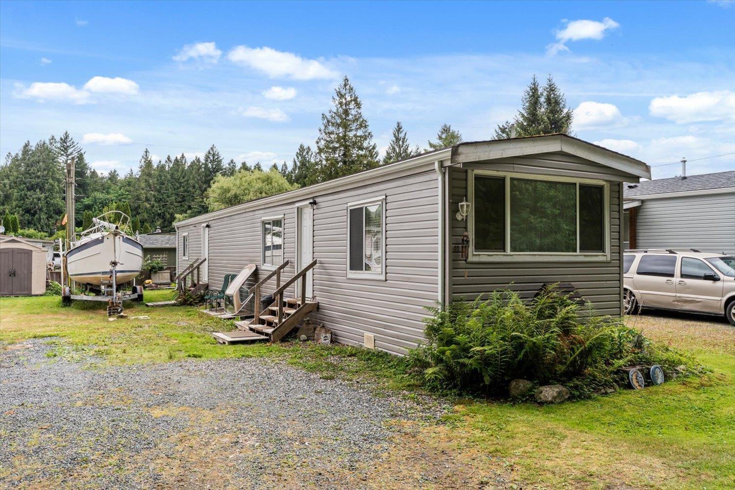 41 3942 COLUMBIA VALLEY ROAD|Cultus Lake East