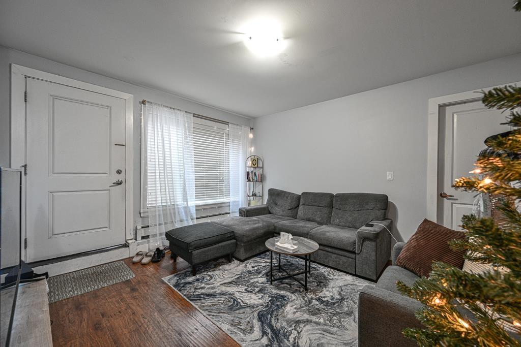 5916 139 Street, Surrey, British Columbia  V3X 0G6 - Photo 3 - R3148359