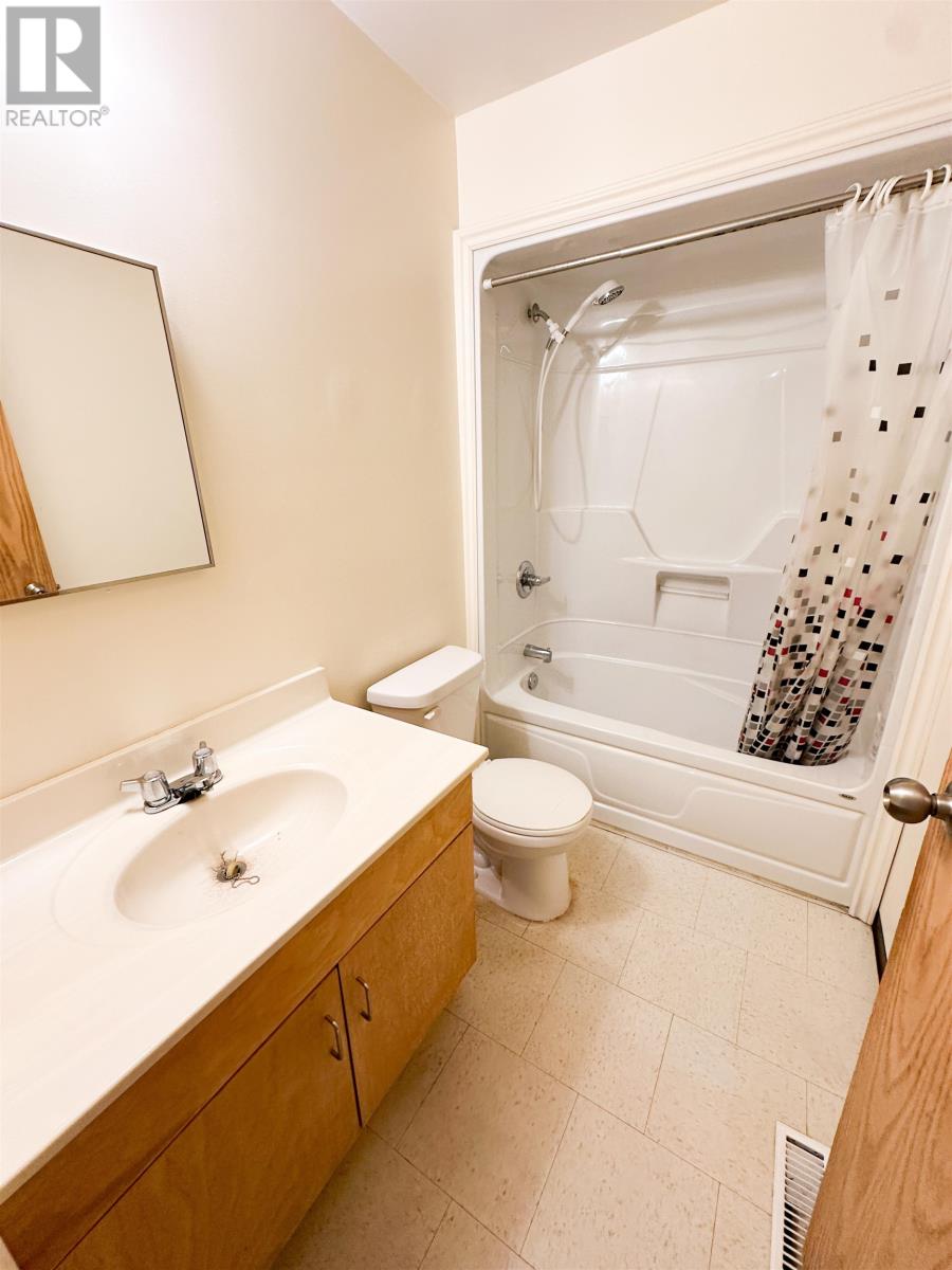78/80 Birch Dr, Ear Falls, Ontario  P0V 1T0 - Photo 18 - TB2601943