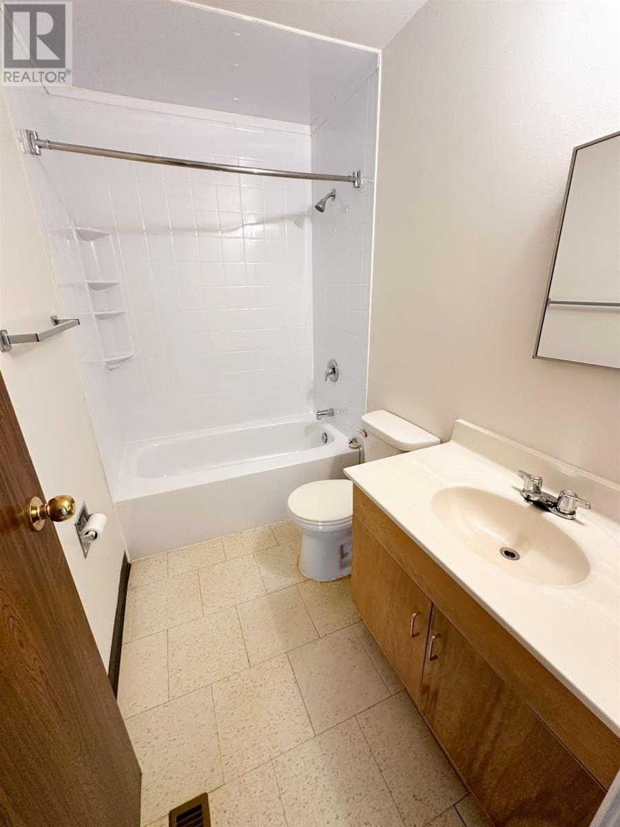 78/80 Birch Dr, Ear Falls, Ontario  P0V 1T0 - Photo 10 - TB2601943