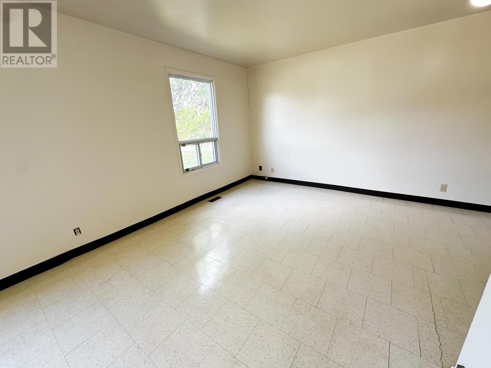 78/80 Birch Dr, Ear Falls, Ontario  P0V 1T0 - Photo 8 - TB2601943