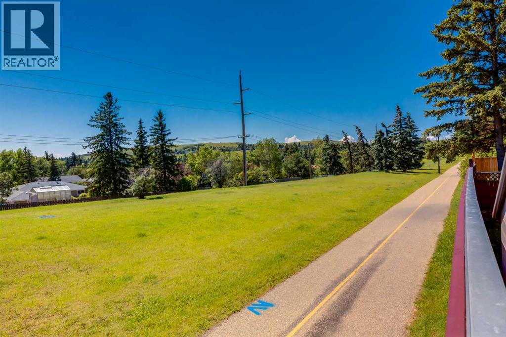 32 Berkley Place Nw, Calgary, Alberta  T3K 1A7 - Photo 45 - A2328890