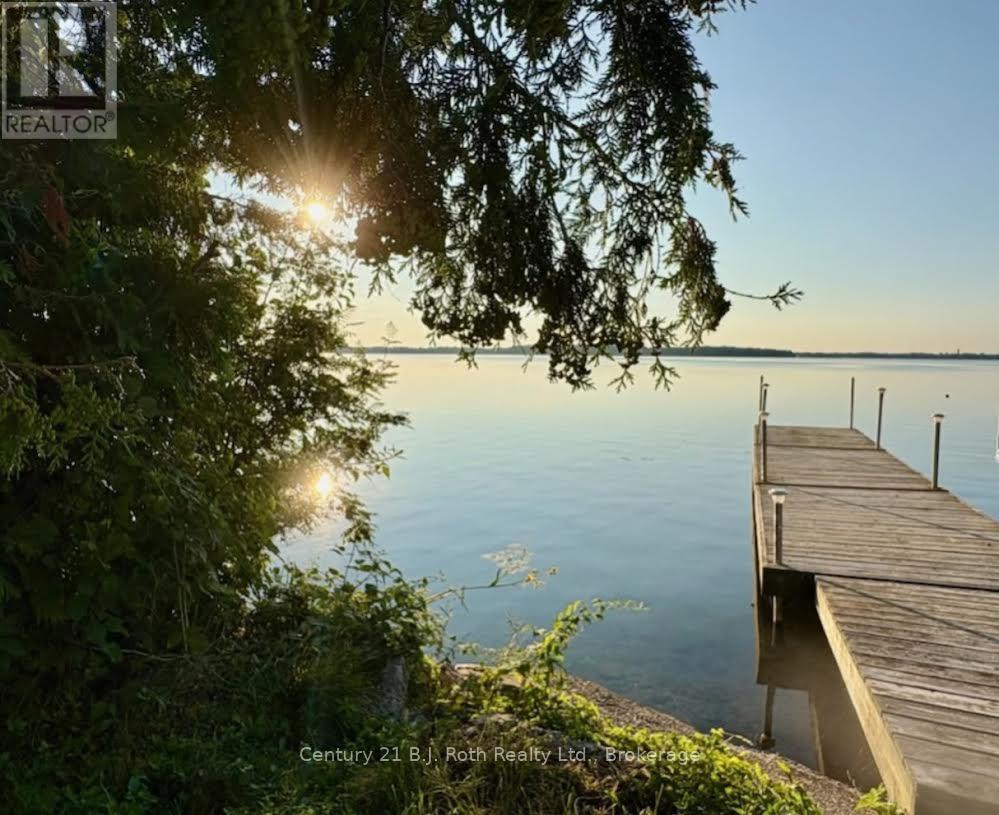 3813 WOOD AVENUE, Severn, Ontario