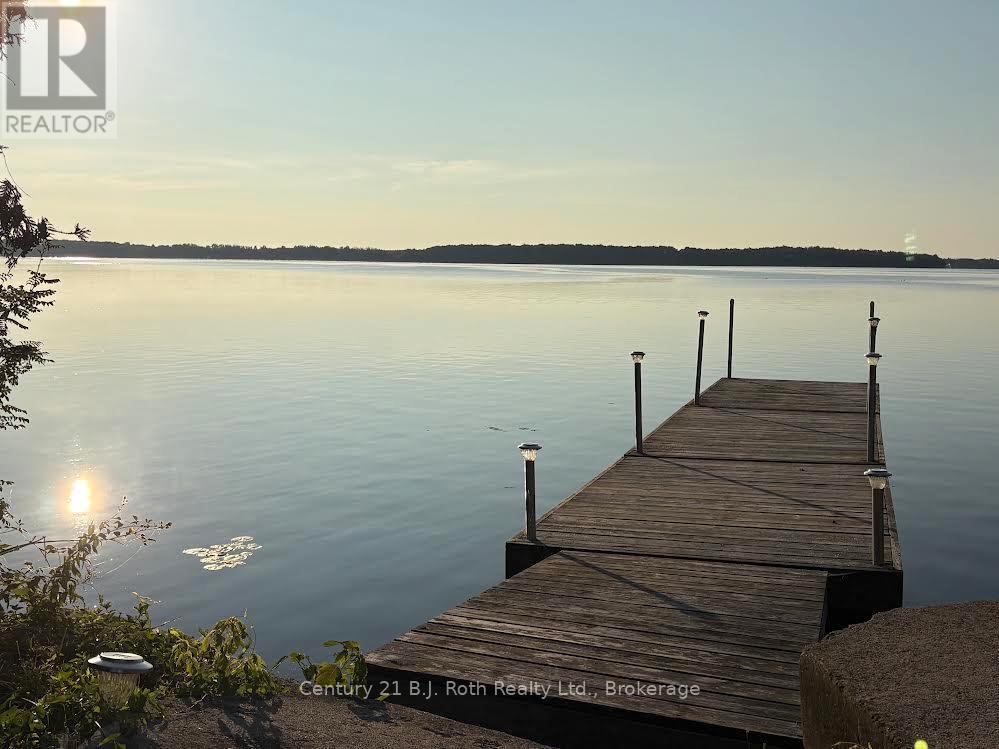 3813 Wood Avenue, Severn (West Shore), Ontario  L3V 0T9 - Photo 6 - S13590132
