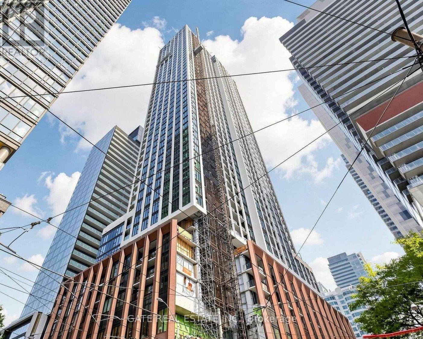 502 - 400 KING STREET W