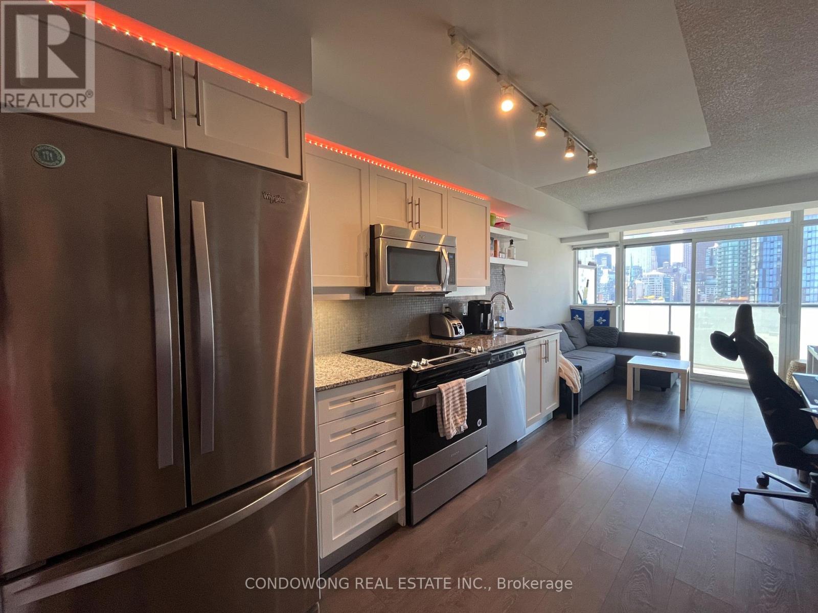 1910 - 400 ADELAIDE STREET E, Toronto, Ontario
