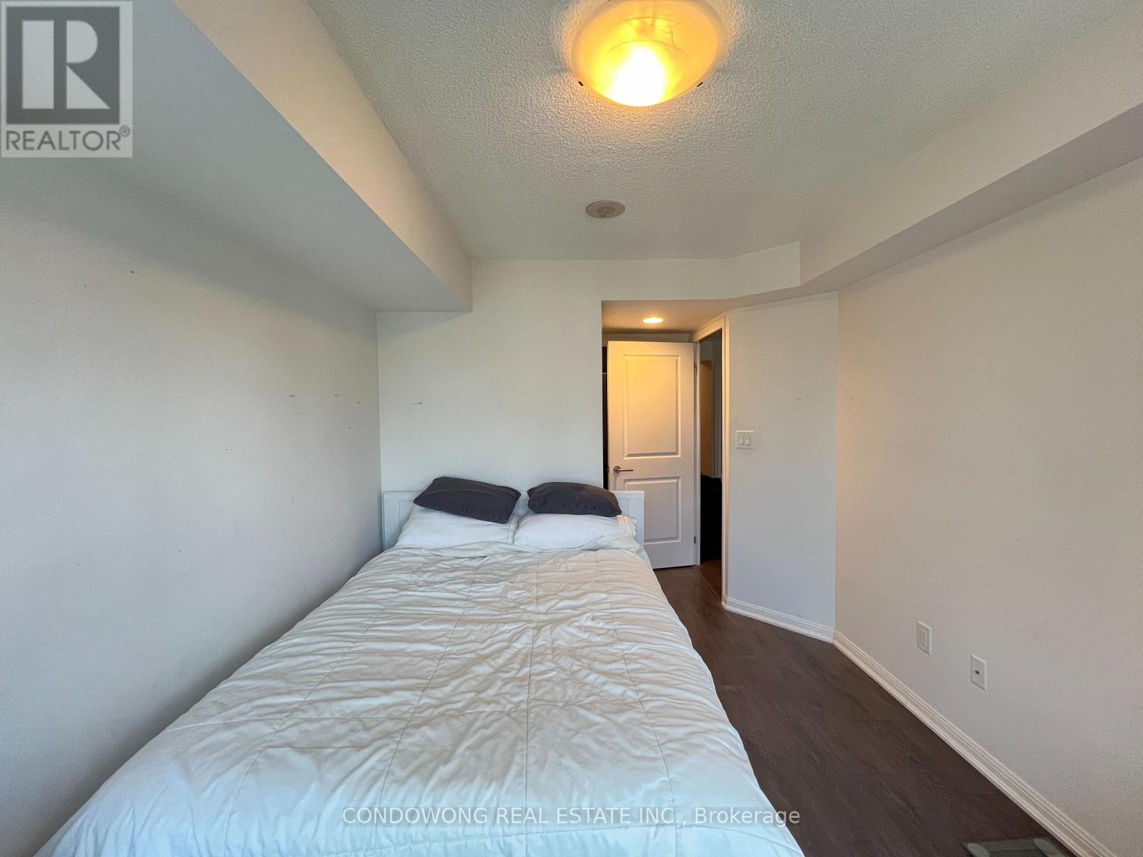 1910 - 400 Adelaide Street E, Toronto, Ontario  M5A 4S3 - Photo 5 - C13590208