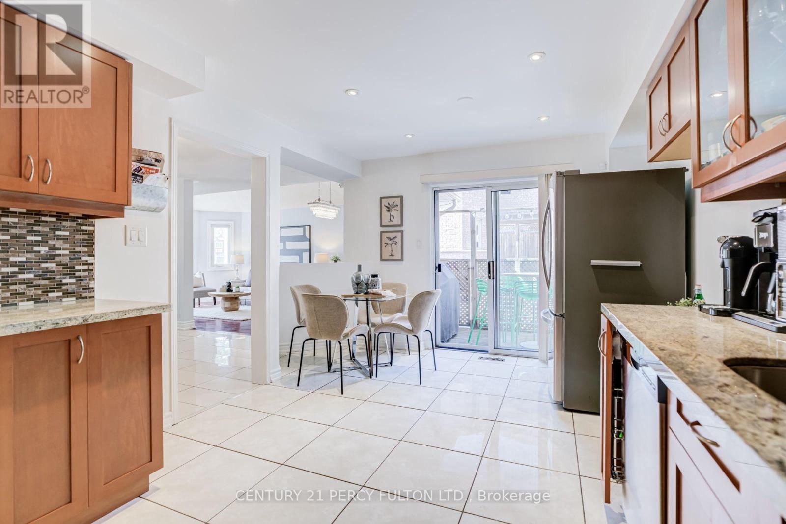 375 Chickadee Court, Pickering, Ontario  L1V 6Y4 - Photo 14 - E13590198