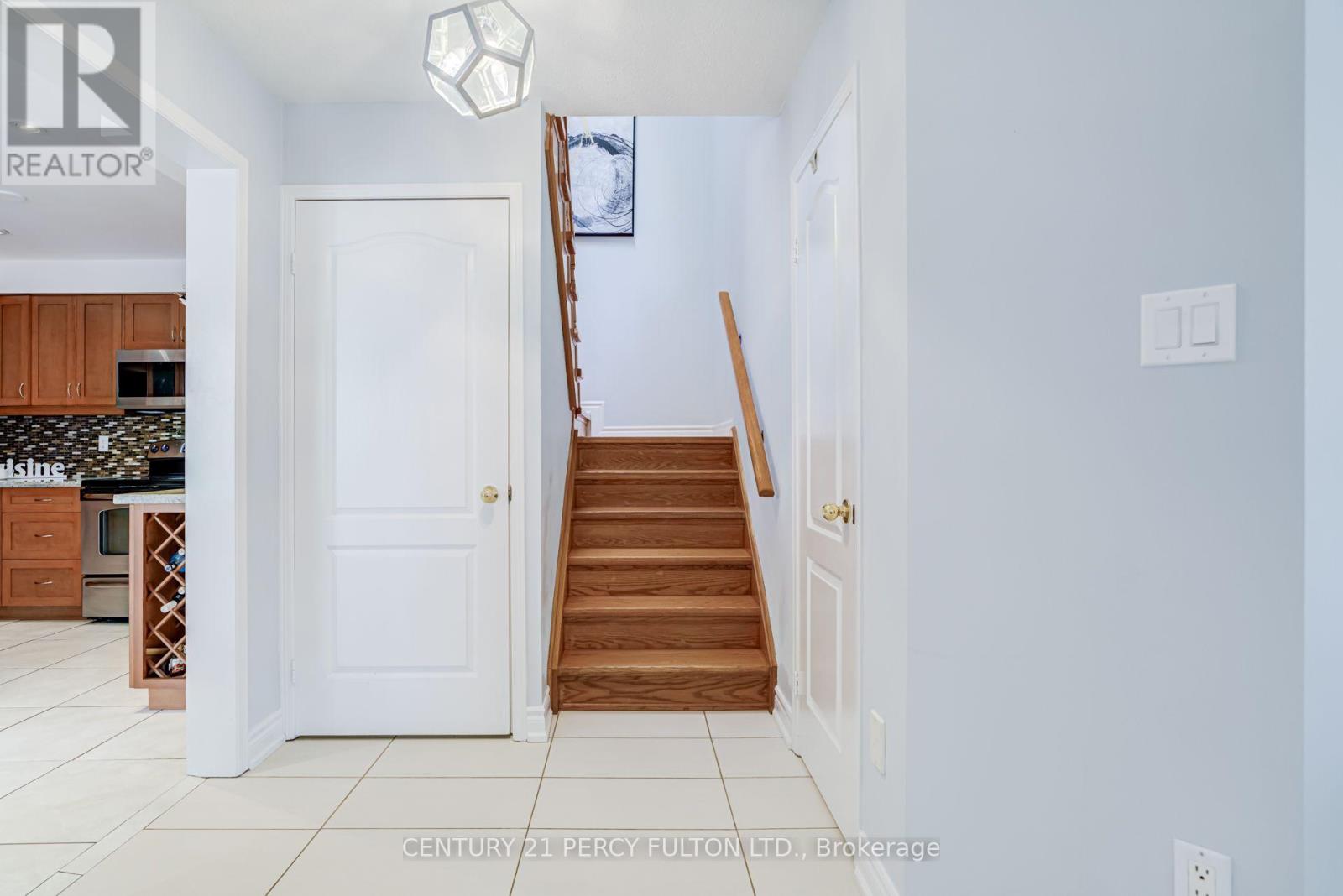 375 Chickadee Court, Pickering, Ontario  L1V 6Y4 - Photo 17 - E13590198