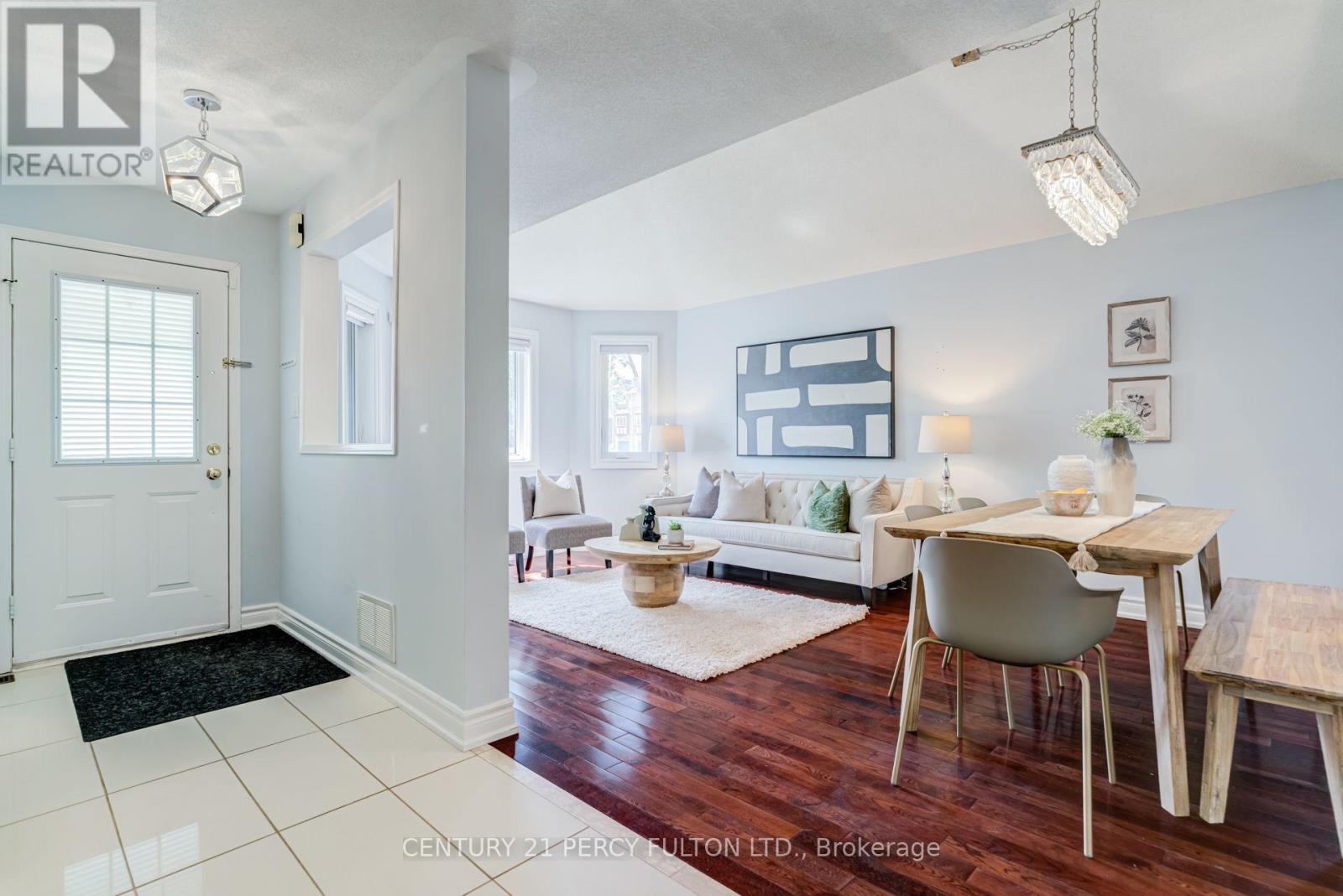 375 Chickadee Court, Pickering, Ontario  L1V 6Y4 - Photo 2 - E13590198