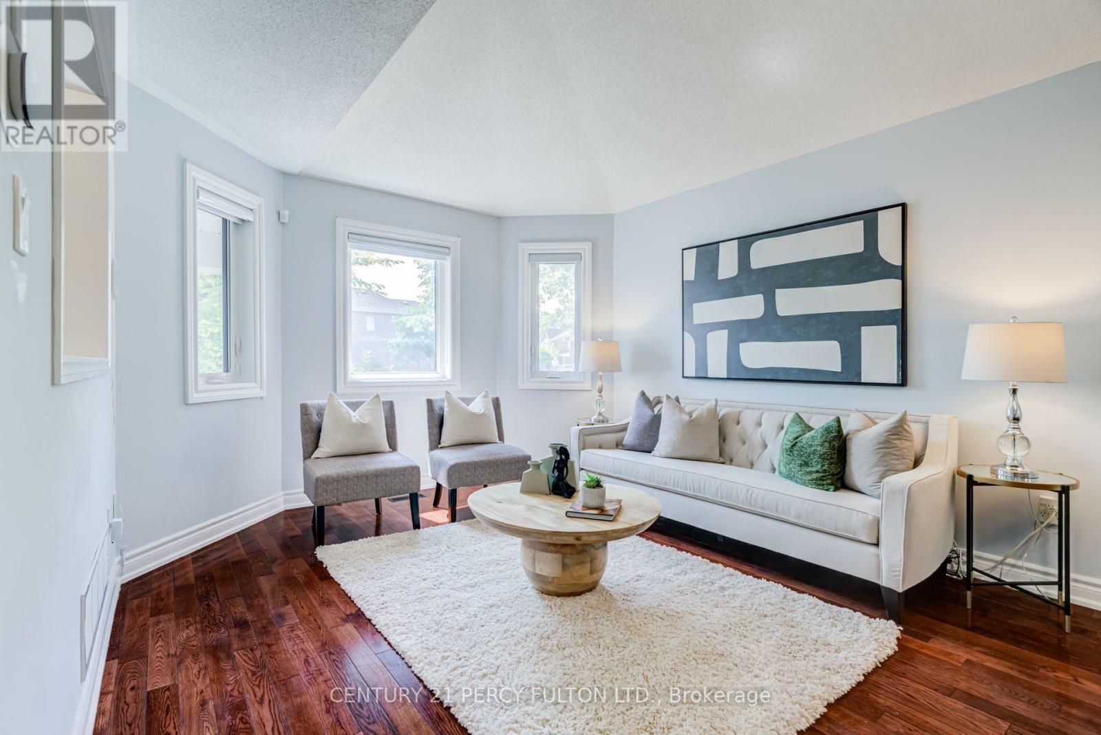 375 Chickadee Court, Pickering, Ontario  L1V 6Y4 - Photo 4 - E13590198