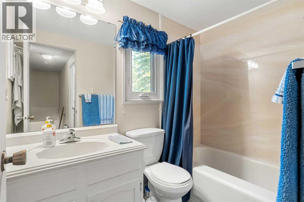 1102 Lake Christina Way Se, Calgary, Alberta  T2J 2R3 - Photo 31 - A2323564