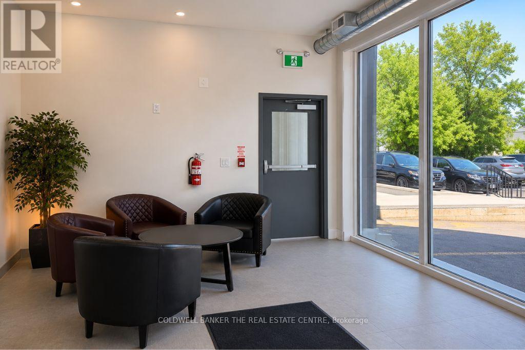 1st Floor - Room 1 - 431 Davis Drive, Newmarket, Ontario  L3Y 2P1 - Photo 4 - N13590040