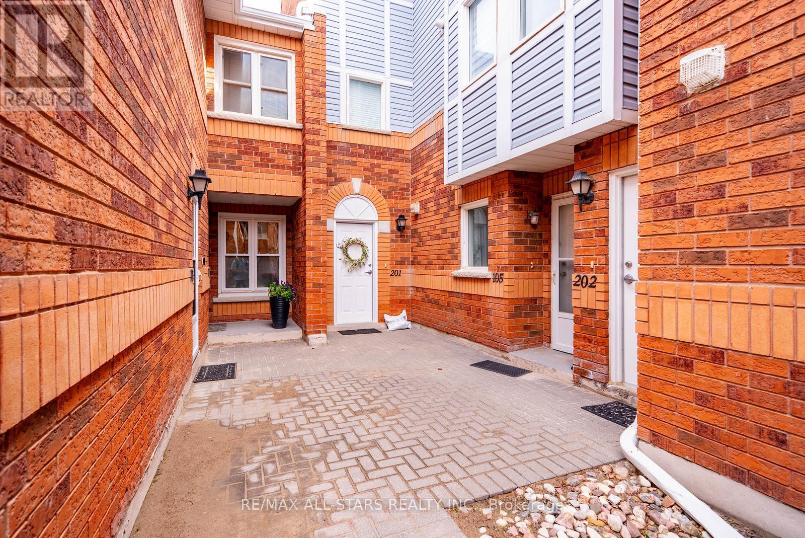 202 - 12455 Ninth Line, Whitchurch-Stouffville, Ontario  L4A 1J3 - Photo 2 - N13590178