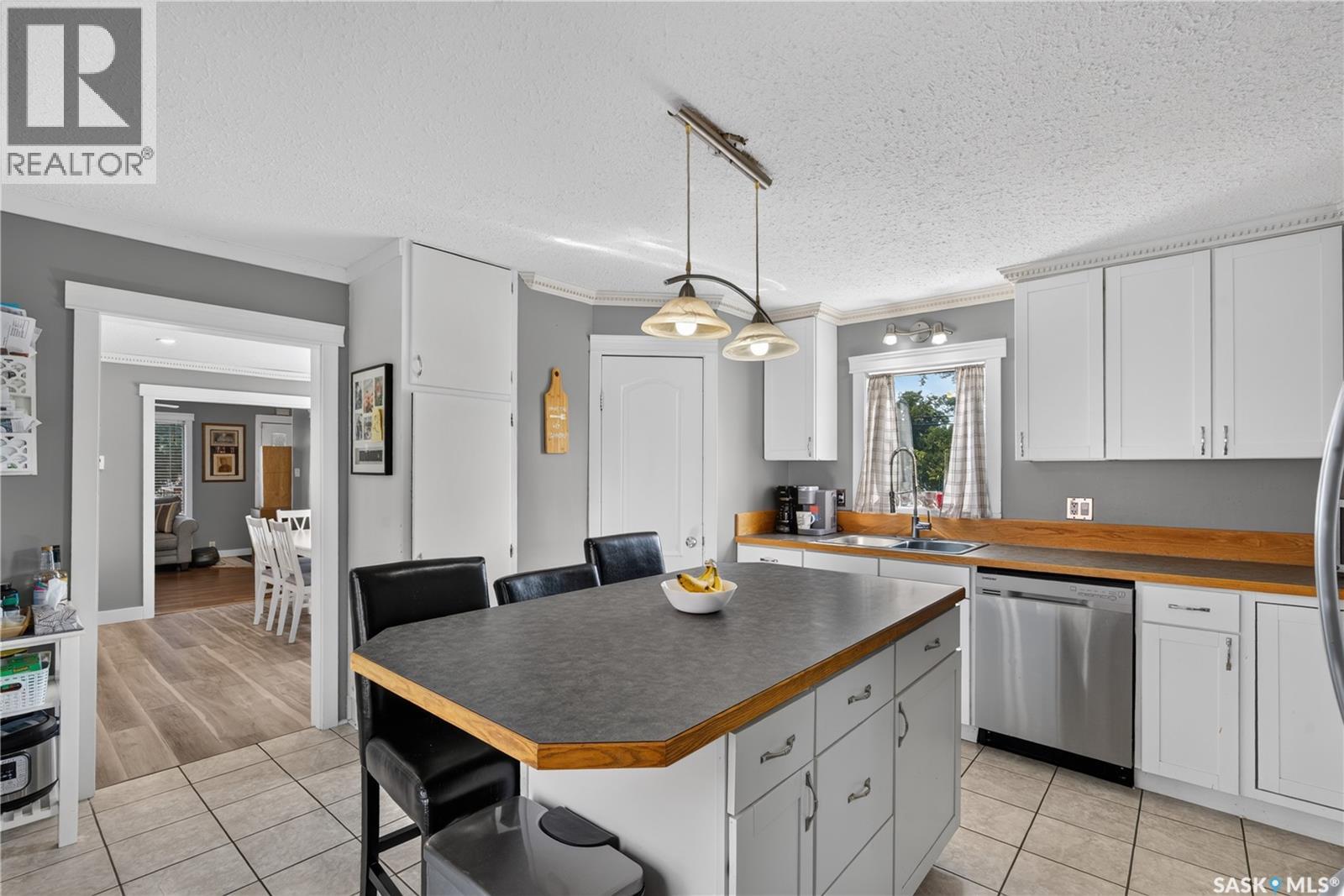 477 22nd Street E, Prince Albert, Saskatchewan  S6V 1N5 - Photo 4 - SK043092