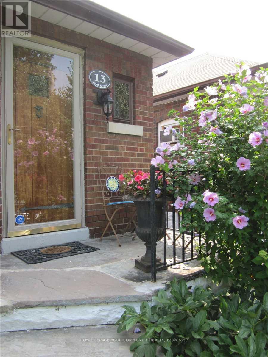 13 Tenth Street, Toronto, Ontario M8V 3E7 - Photo 2 - W13590162