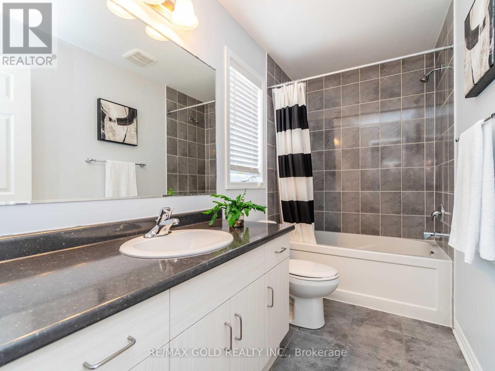 102 Leadenhall Road, Brampton, Ontario L7A 4G9 - Photo 14 - W13590234