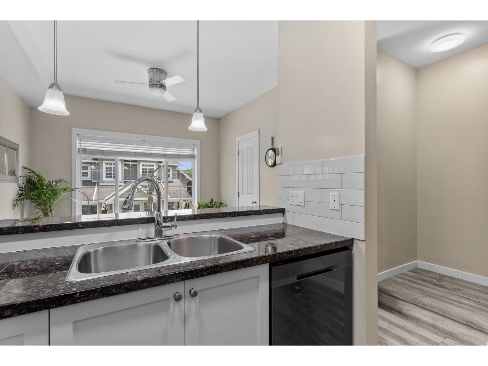 73 6852 193 Street, Surrey, British Columbia V4N 0C8 - Photo 13 - R3147622
