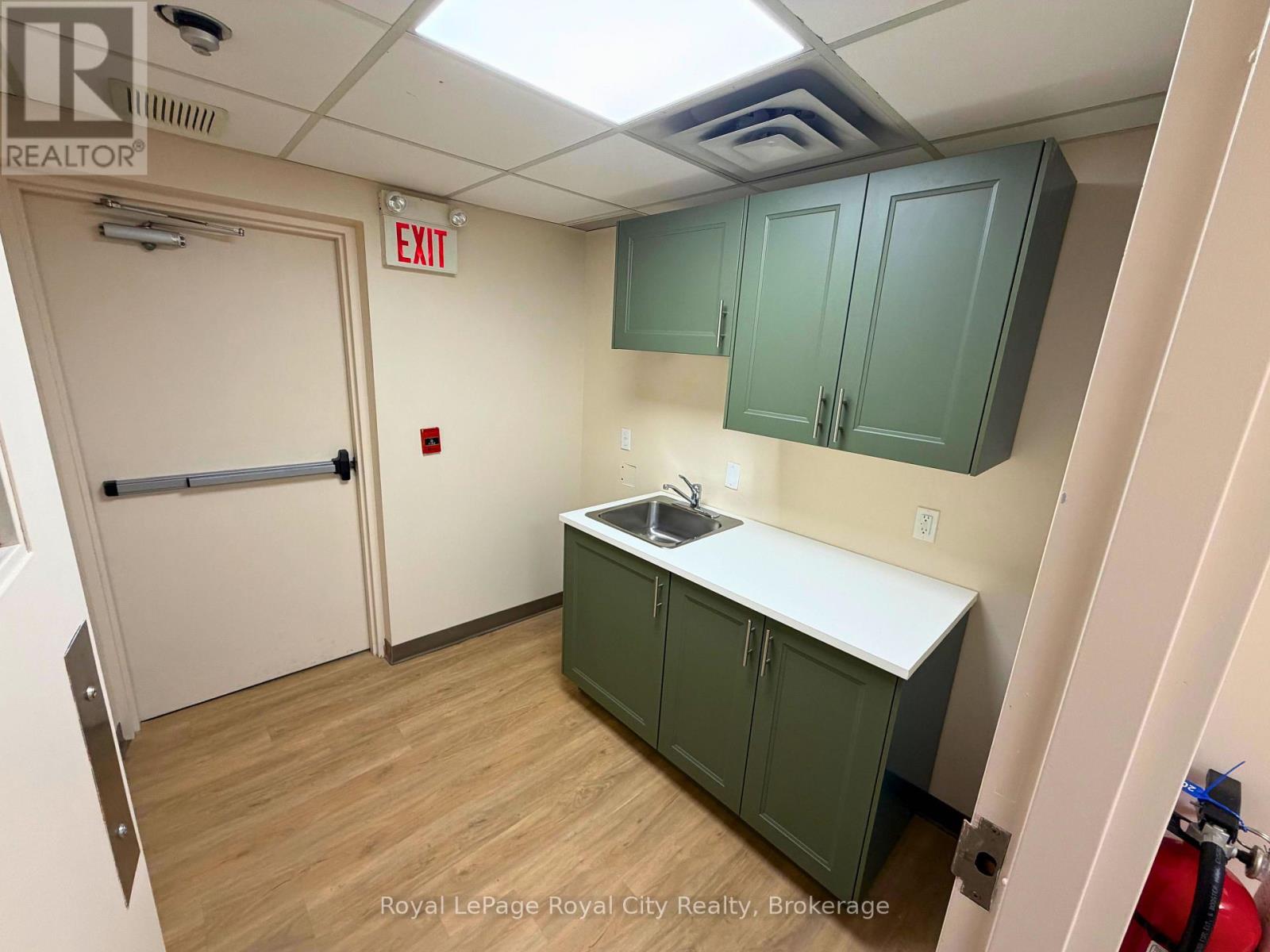 108 (Office 9) - 21 Surrey Street W, Guelph, Ontario  N1H 3R3 - Photo 6 - X13231340