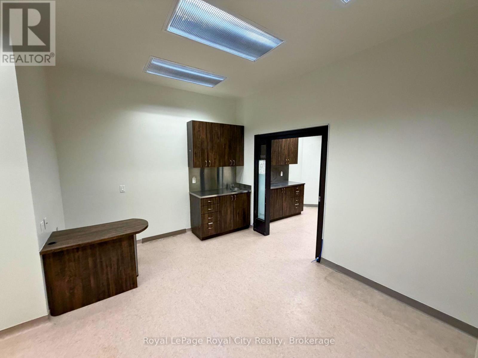 105b - 21 Surrey Street W, Guelph, Ontario  N1H 3R3 - Photo 3 - X13231346
