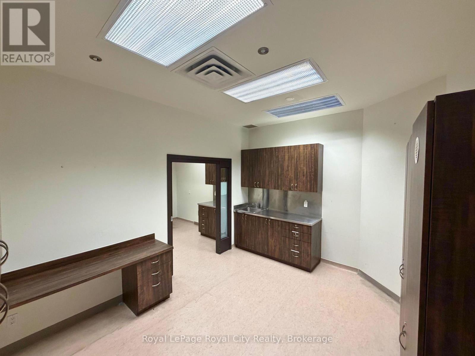 105b - 21 Surrey Street W, Guelph, Ontario  N1H 3R3 - Photo 4 - X13231346