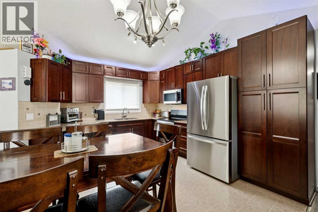 336 Coventry Close Ne, Calgary, Alberta  T3K 4C5 - Photo 10 - A2325594