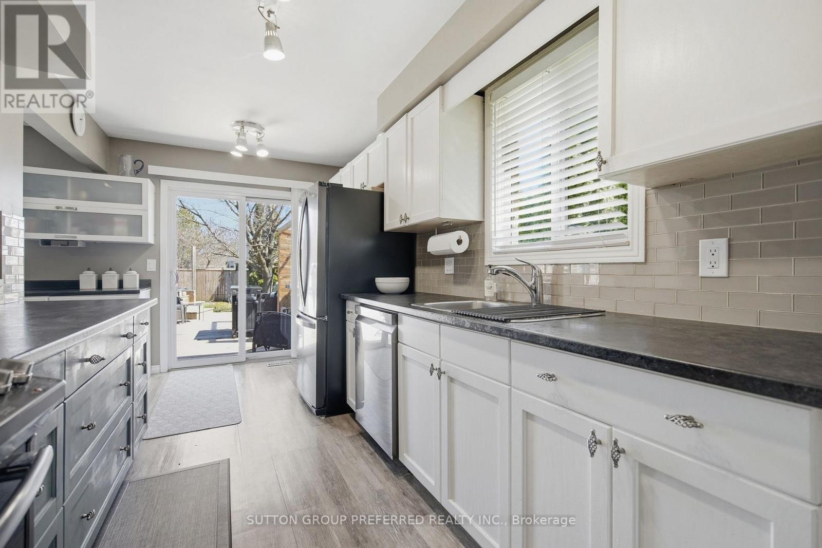 227 Edmunds Place, London South, Ontario  N5Z 4V9 - Photo 19 - X12992422