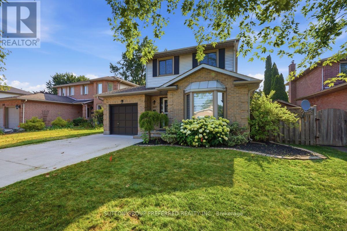 227 Edmunds Place, London South, Ontario  N5Z 4V9 - Photo 3 - X12992422