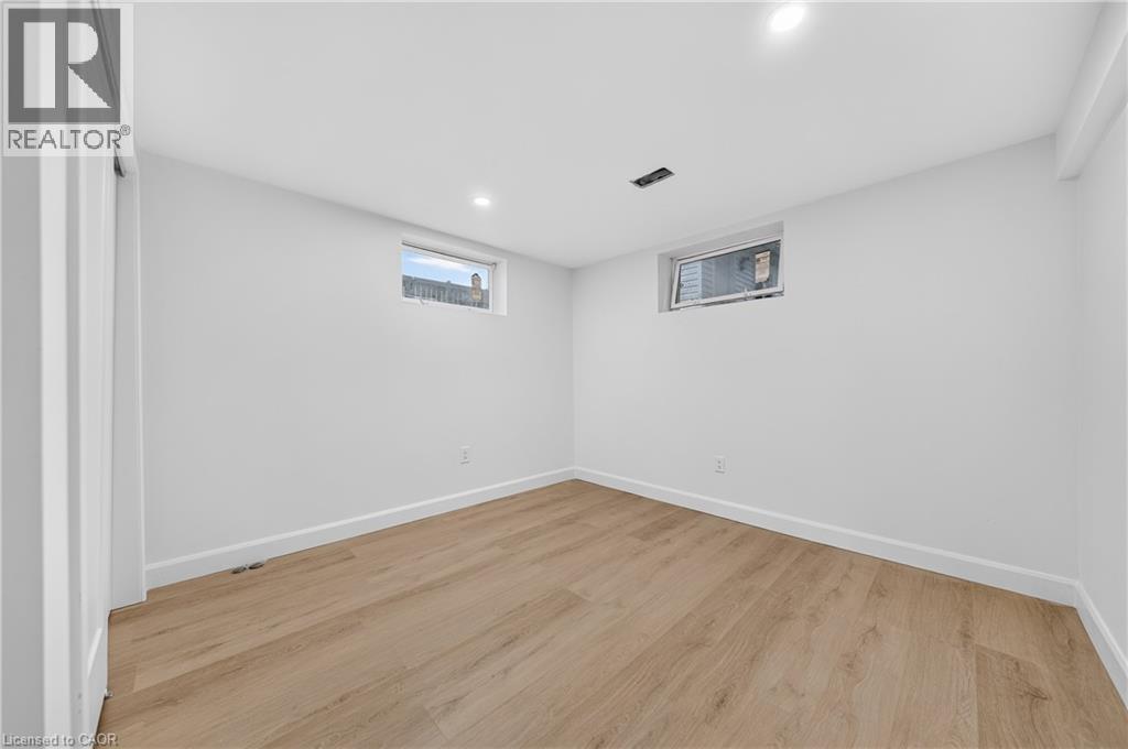 70 Richmond Street, Thorold, Ontario  L2V 3H1 - Photo 39 - 40847416