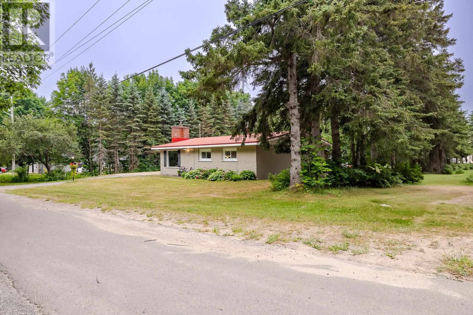1569 Leigh's Bay Rd, Sault Ste. Marie, Ontario  P6A 5K9 - Photo 5 - SM261910