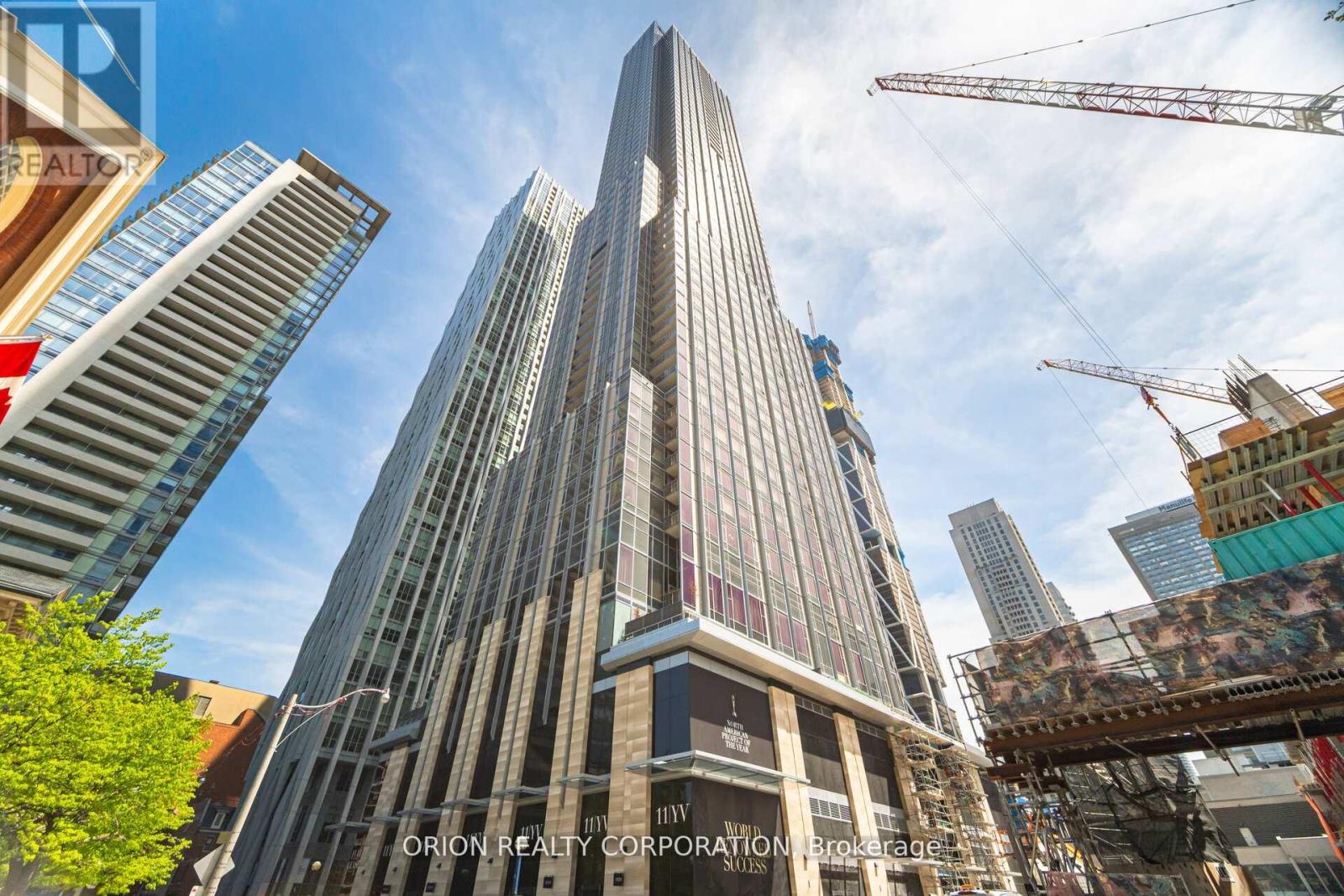 3204 - 11 Yorkville Avenue, Toronto, Ontario  M4W 1L2 - Photo 2 - C13590278