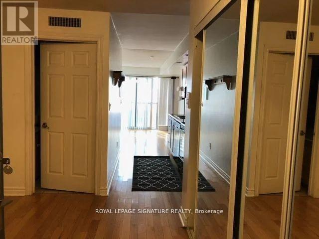 1022 - 270 Wellington Street W, Toronto, Ontario  M5V 3P5 - Photo 3 - C13590280
