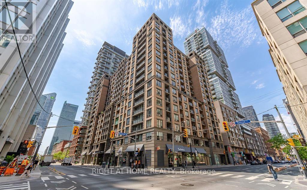 1221 - 140 SIMCOE STREET, Toronto (Waterfront Communities)