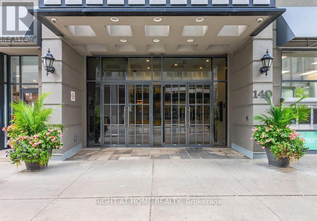 1221 - 140 Simcoe Street, Toronto, Ontario  M5H 4E9 - Photo 2 - C13590316