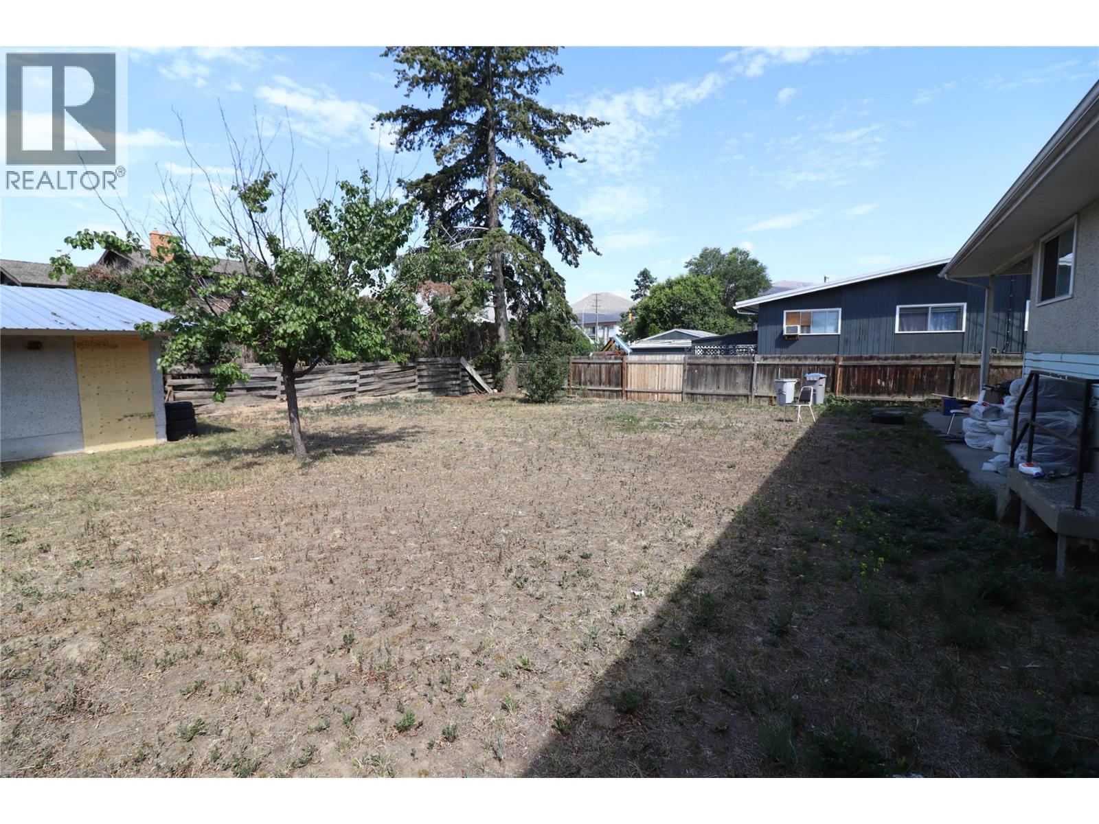 765 Barrie Drive, Kamloops, British Columbia  V2B 3X8 - Photo 36 - 10394278