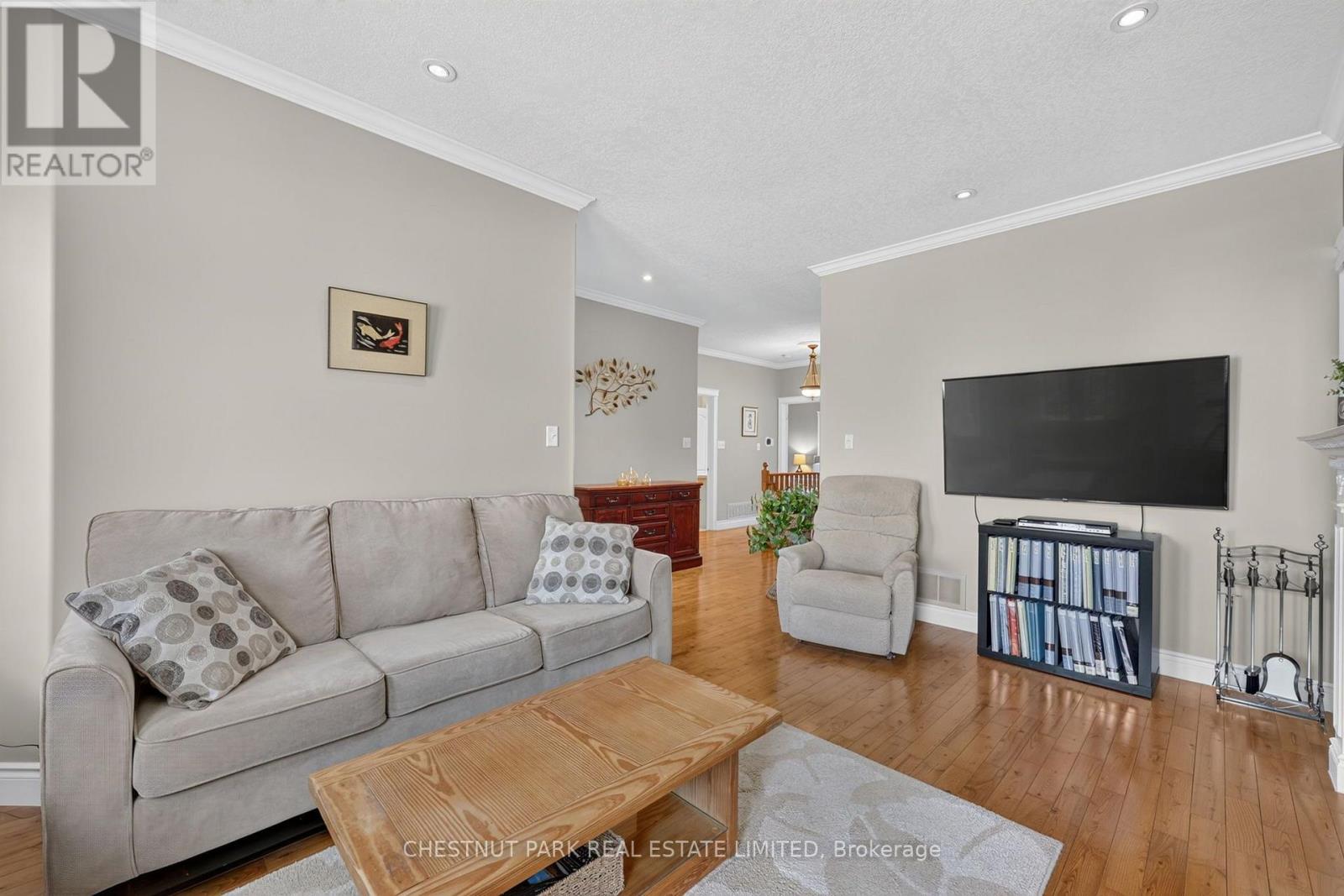 157 Birkhall Place, Barrie (Innis-Shore), Ontario  L4N 0K7 - Photo 7 - S13590340