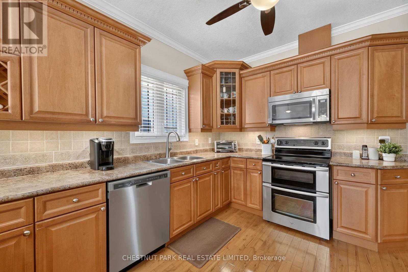 157 Birkhall Place, Barrie (Innis-Shore), Ontario  L4N 0K7 - Photo 9 - S13590340