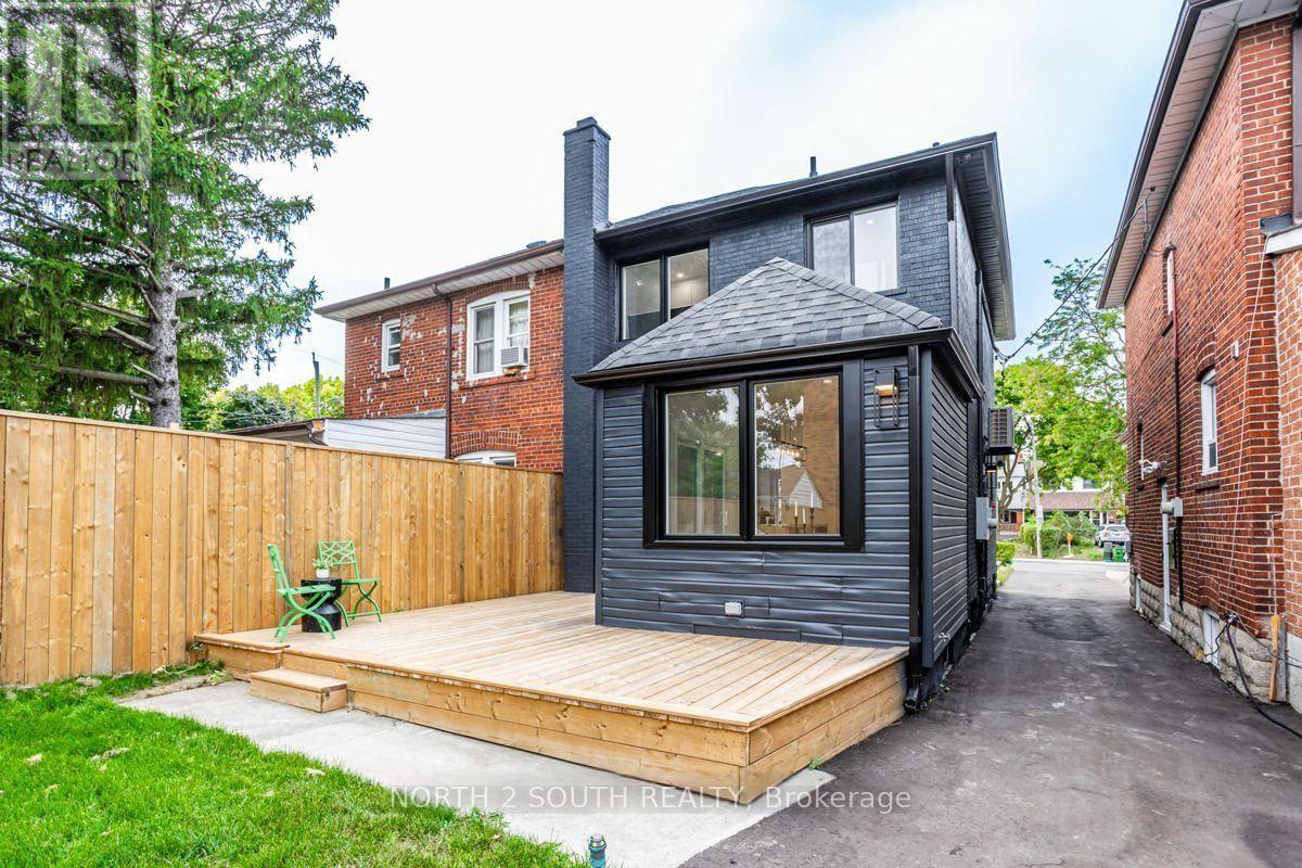 Bsmt - 9 Glenvalley Drive, Toronto, Ontario  M6M 4V8 - Photo 3 - W13590262