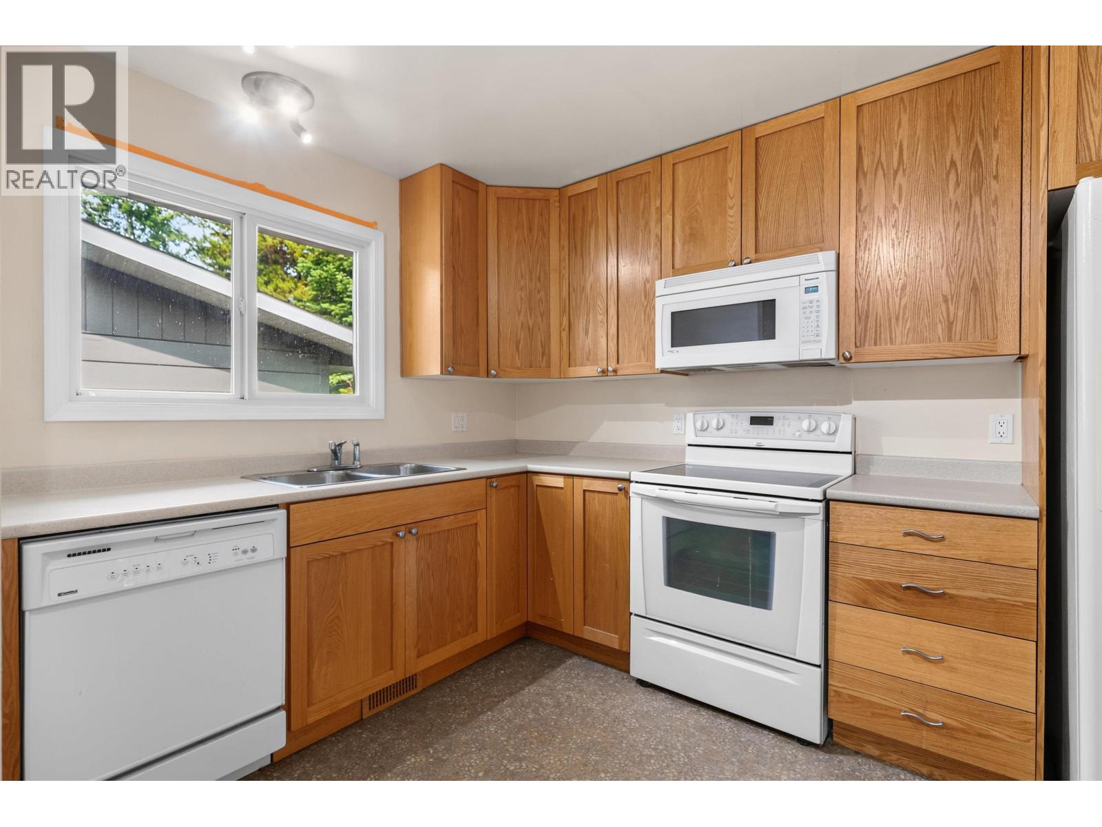 2973 Mcgill Crescent, Prince George, British Columbia  V2N 2M7 - Photo 3 - R3148545