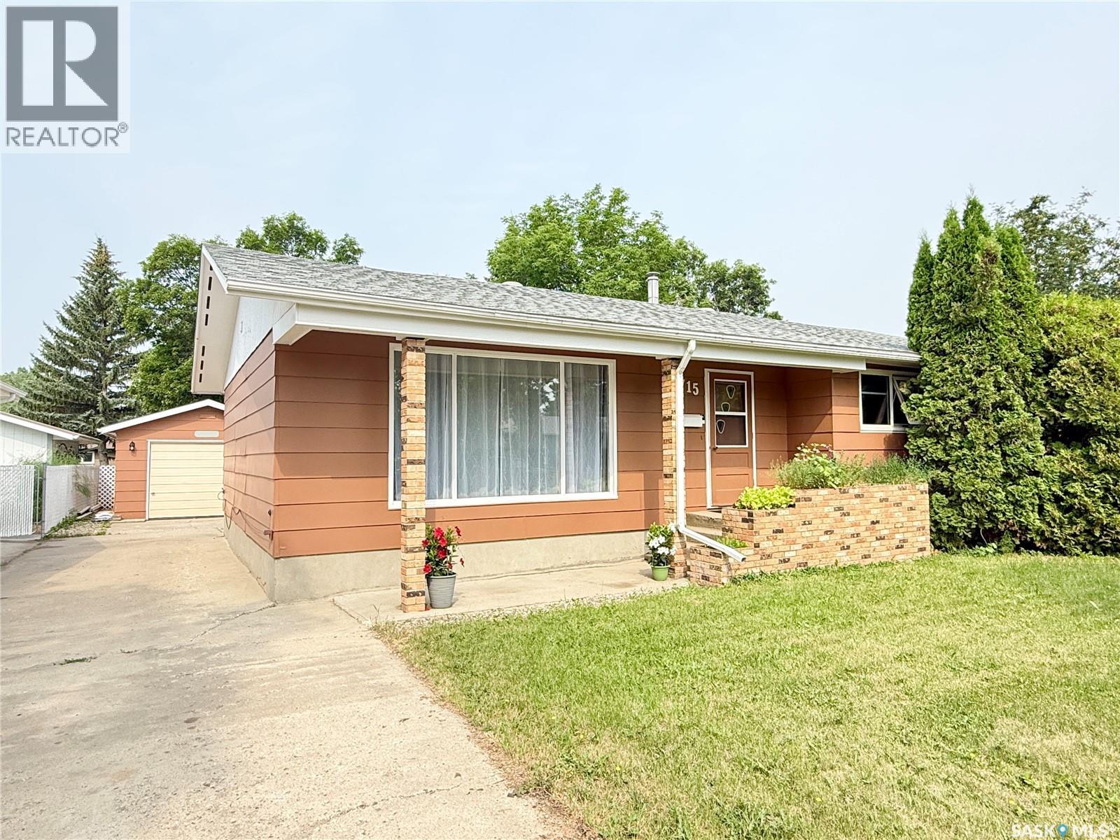 715 Brimacombe Drive, Weyburn, Saskatchewan  S4H 2P7 - Photo 1 - SK043292