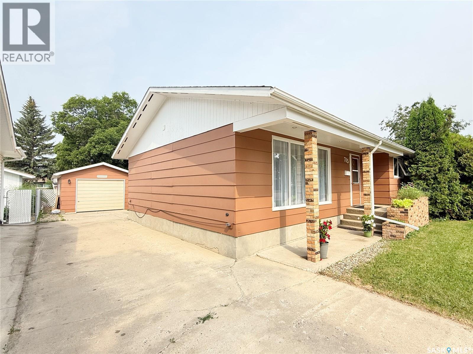 715 Brimacombe Drive, Weyburn, Saskatchewan  S4H 2P7 - Photo 32 - SK043292