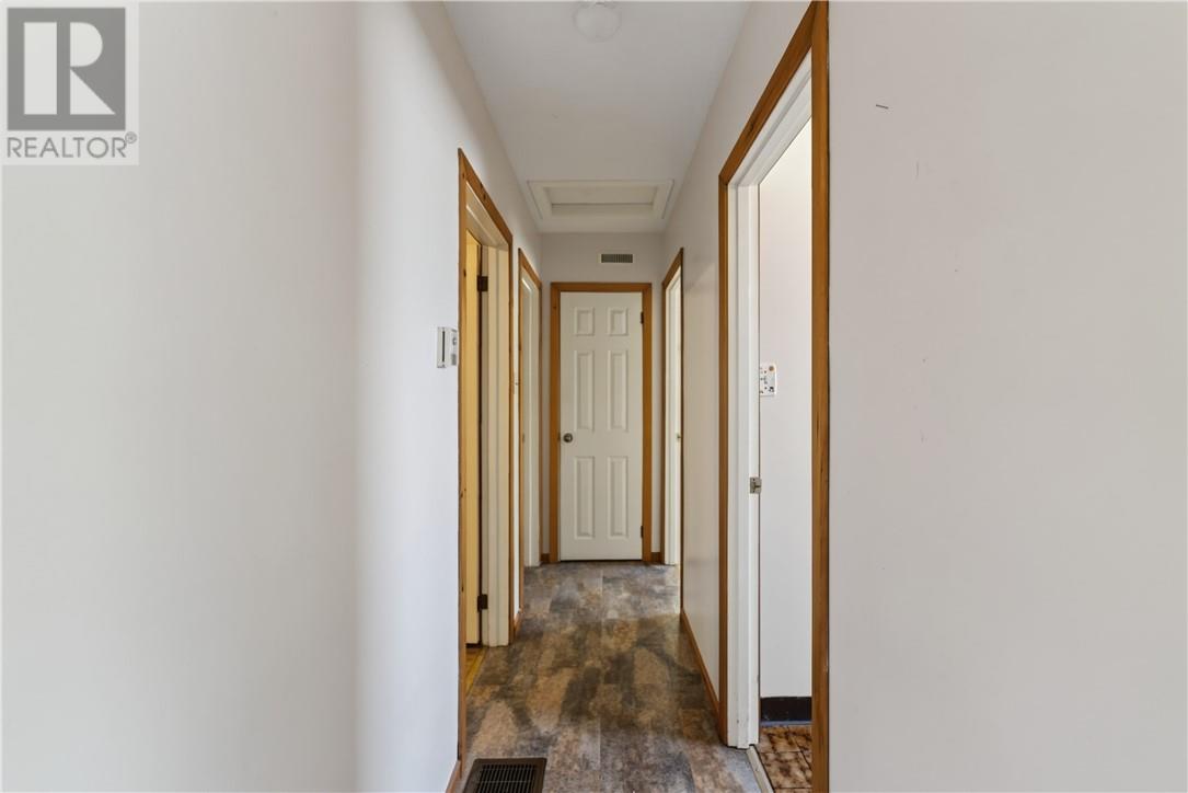 831 Sunnyside Road, Greater Sudbury, Ontario  P3G 1J3 - Photo 14 - 2129295