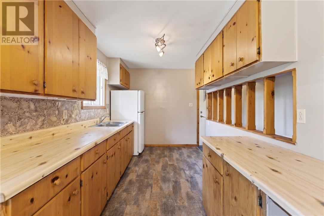 831 Sunnyside Road, Greater Sudbury, Ontario  P3G 1J3 - Photo 7 - 2129295