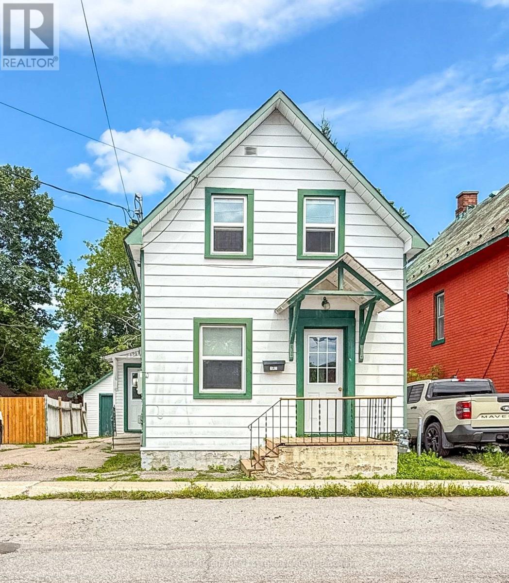 143 BONNECHERE STREET S, Renfrew, Ontario