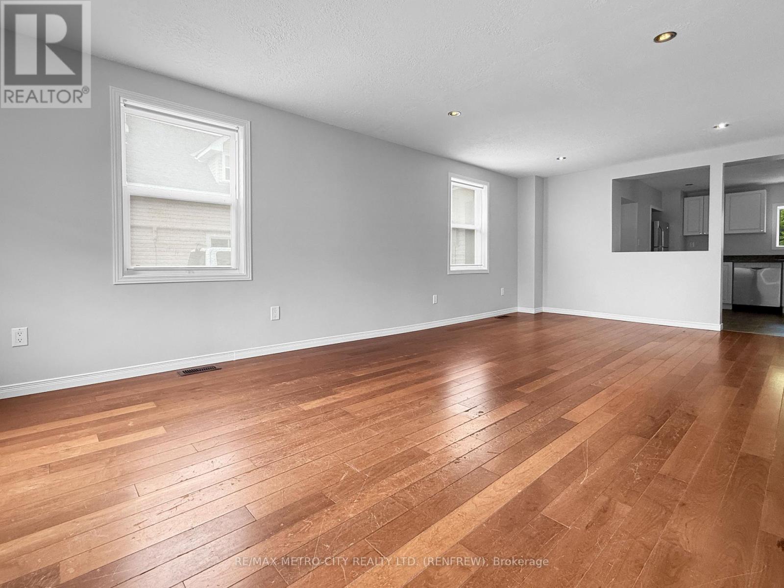 143 Bonnechere Street S, Renfrew, Ontario  K7V 1Z6 - Photo 6 - X13590474