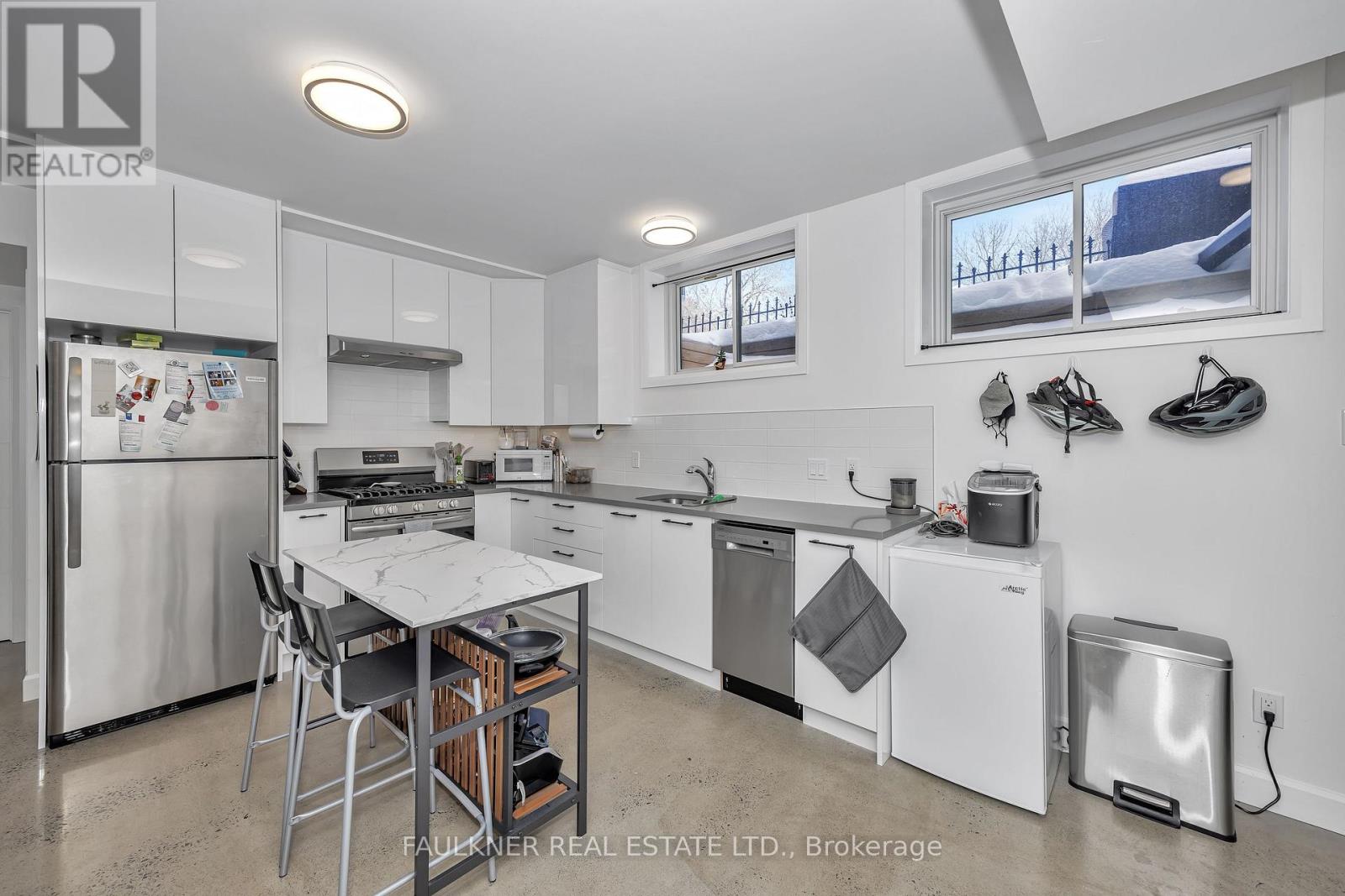 B - 143 COLUMBUS AVENUE - Photo 3