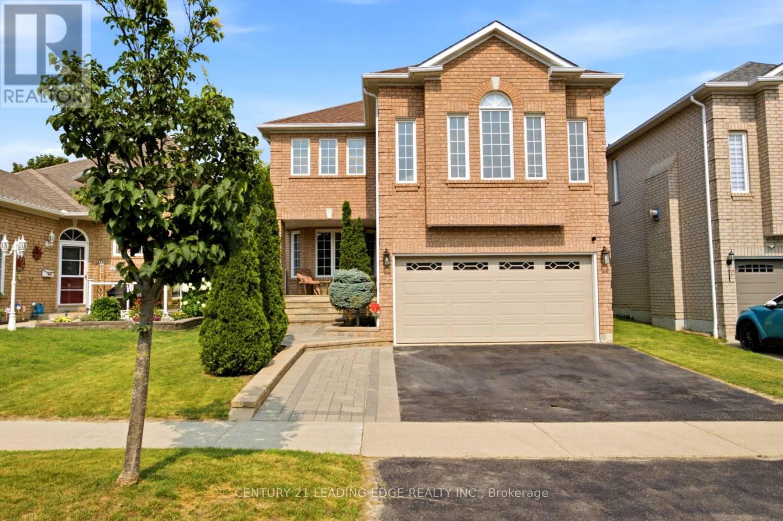 131 TOM EDWARDS DRIVE, Whitby (Rolling Acres)