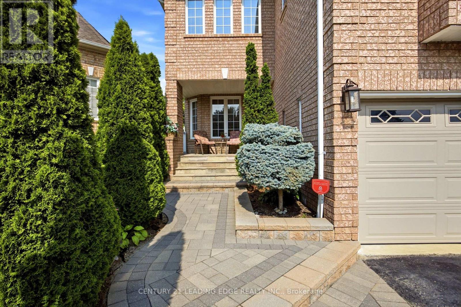 131 Tom Edwards Drive, Whitby, Ontario  L1R 2S2 - Photo 3 - E13590384