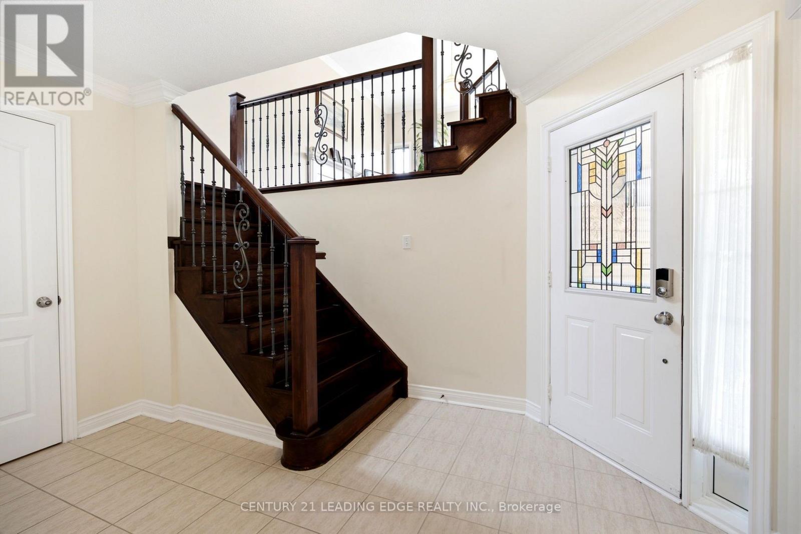 131 Tom Edwards Drive, Whitby, Ontario  L1R 2S2 - Photo 5 - E13590384